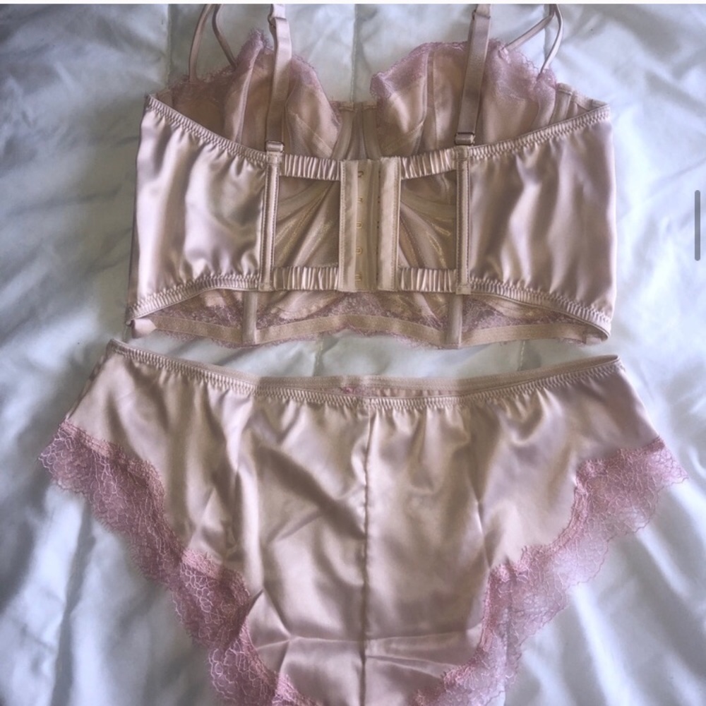 Victoria's Secret Pink Lace Lingerie Set - Picture 7 of 7